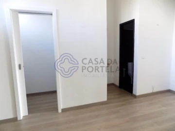 Loja para Venda em Vilar de Andorinho
