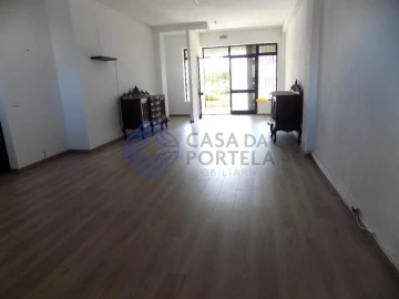 Loja para Venda em Vilar de Andorinho