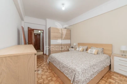 Apartamento T3 para Venda em Póvoa de Santa Iria e Forte da Casa
