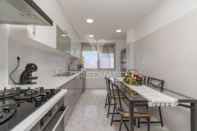 Apartamento T3 para Venda em Póvoa de Santa Iria e Forte da Casa