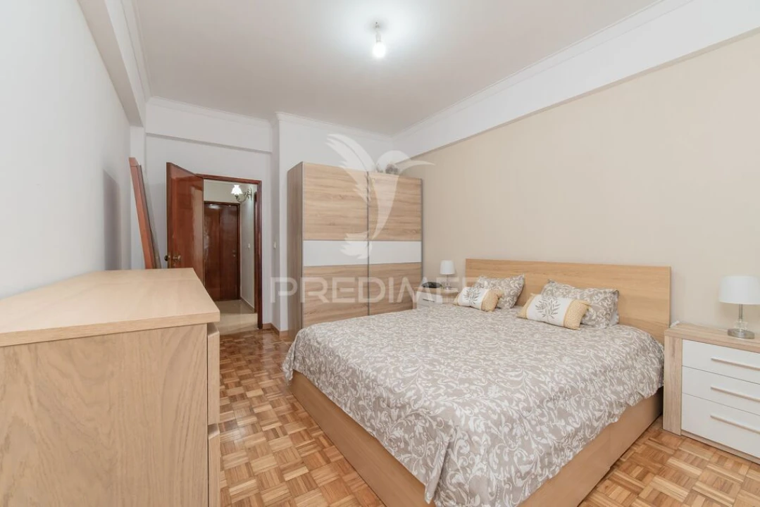 Apartamento T3 para Venda em Póvoa de Santa Iria e Forte da Casa Foto 13