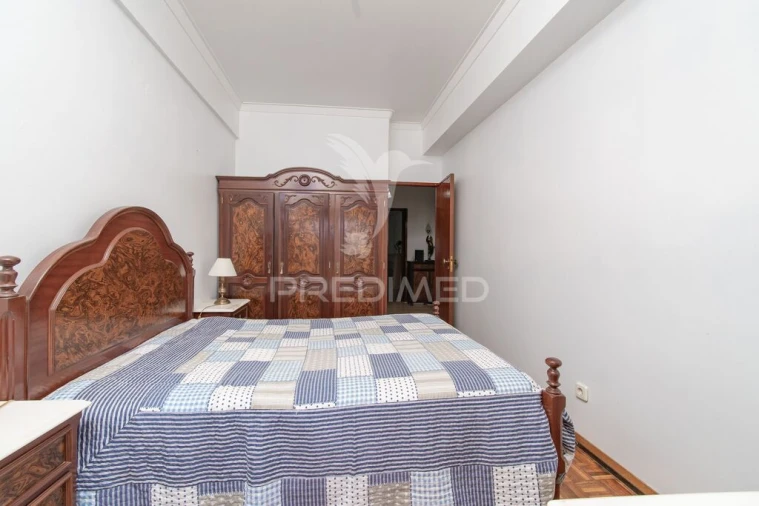 Apartamento T3 para Venda em Póvoa de Santa Iria e Forte da Casa Foto 8