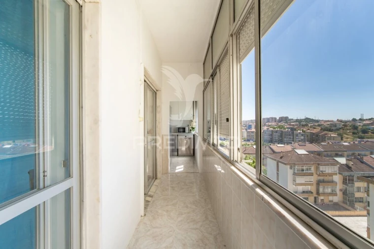 Apartamento T3 para Venda em Póvoa de Santa Iria e Forte da Casa Foto 4