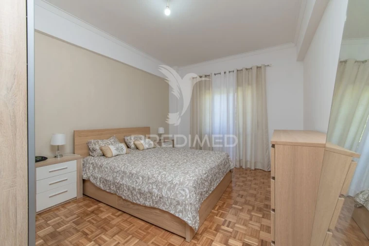 Apartamento T3 para Venda em Póvoa de Santa Iria e Forte da Casa Foto 12