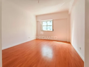 Apartamento T2 para Venda em Algueirão-Mem Martins