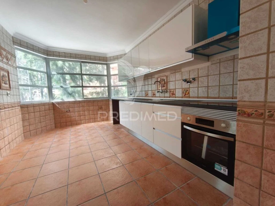 Apartamento T2 para Venda em Algueirão-Mem Martins Foto 8
