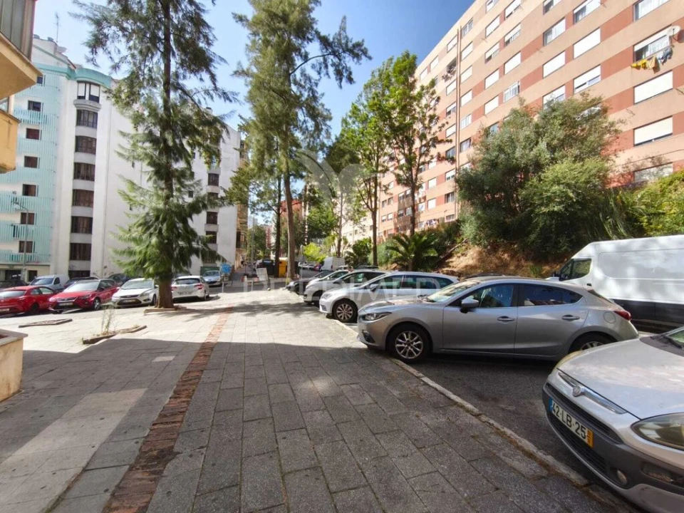 Apartamento T2 para Venda em Algueirão-Mem Martins Foto 9