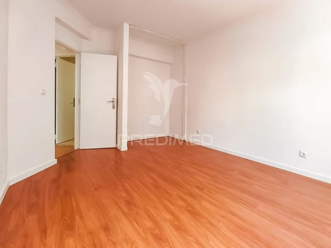 Apartamento T2 para Venda em Algueirão-Mem Martins Foto 15