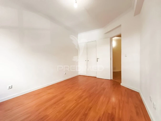 Apartamento T2 para Venda em Algueirão-Mem Martins Foto 7