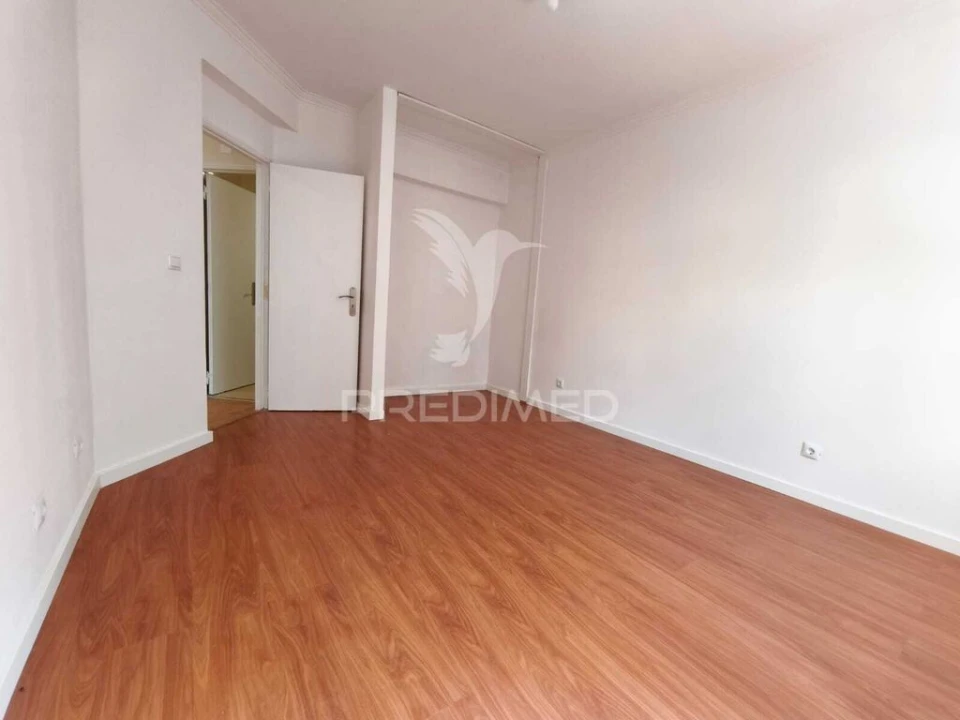 Apartamento T2 para Venda em Algueirão-Mem Martins Foto 17