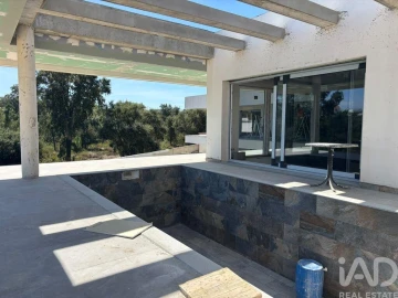 Moradia T5 para Venda em Fernao Ferro