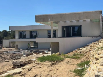 Moradia T5 para Venda em Fernao Ferro