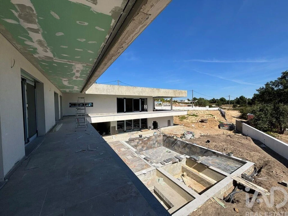 Moradia T5 para Venda em Fernao Ferro Foto 5