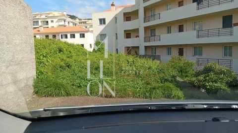 Terreno para Venda em Caniço