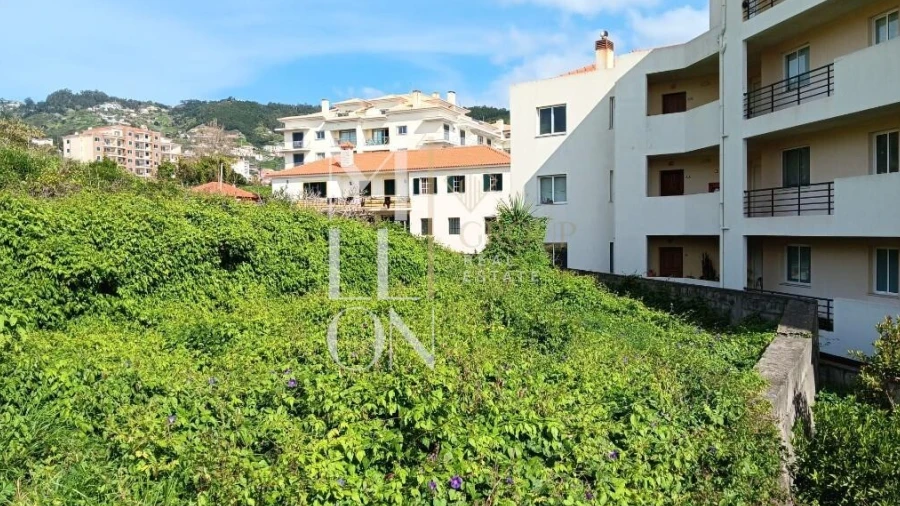 Terreno para Venda em Caniço