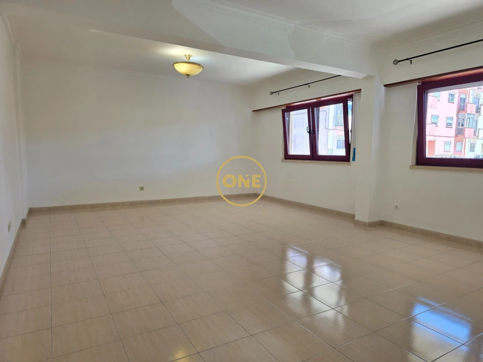 Apartamento T2 para Venda em Cacém e São Marcos Foto 3