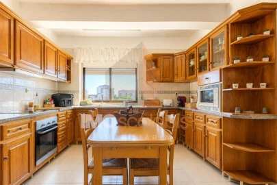 Apartamento T3 para Venda em Romeira e Várzea