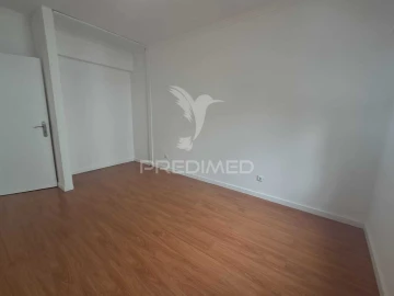 Apartamento T2 para Venda em Algueirão-Mem Martins