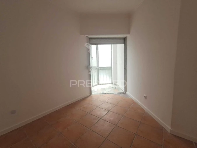 Apartamento T2 para Venda em Algueirão-Mem Martins Foto 15