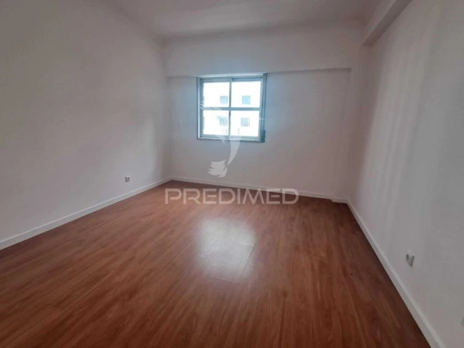 Apartamento T2 para Venda em Algueirão-Mem Martins Foto 13