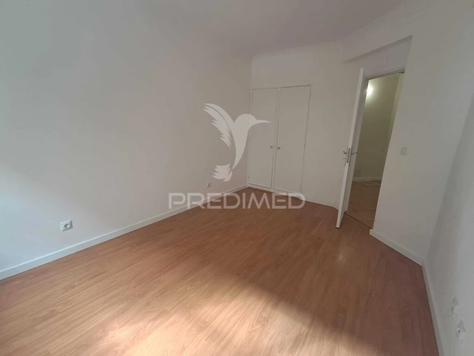Apartamento T2 para Venda em Algueirão-Mem Martins Foto 8