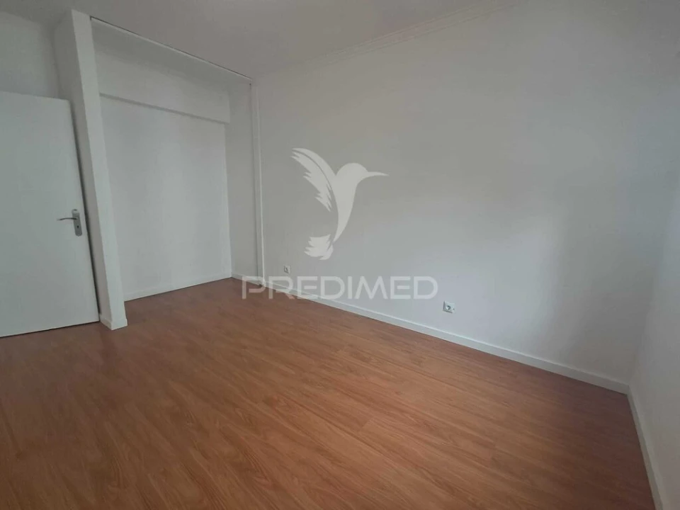 Apartamento T2 para Venda em Algueirão-Mem Martins Foto 14
