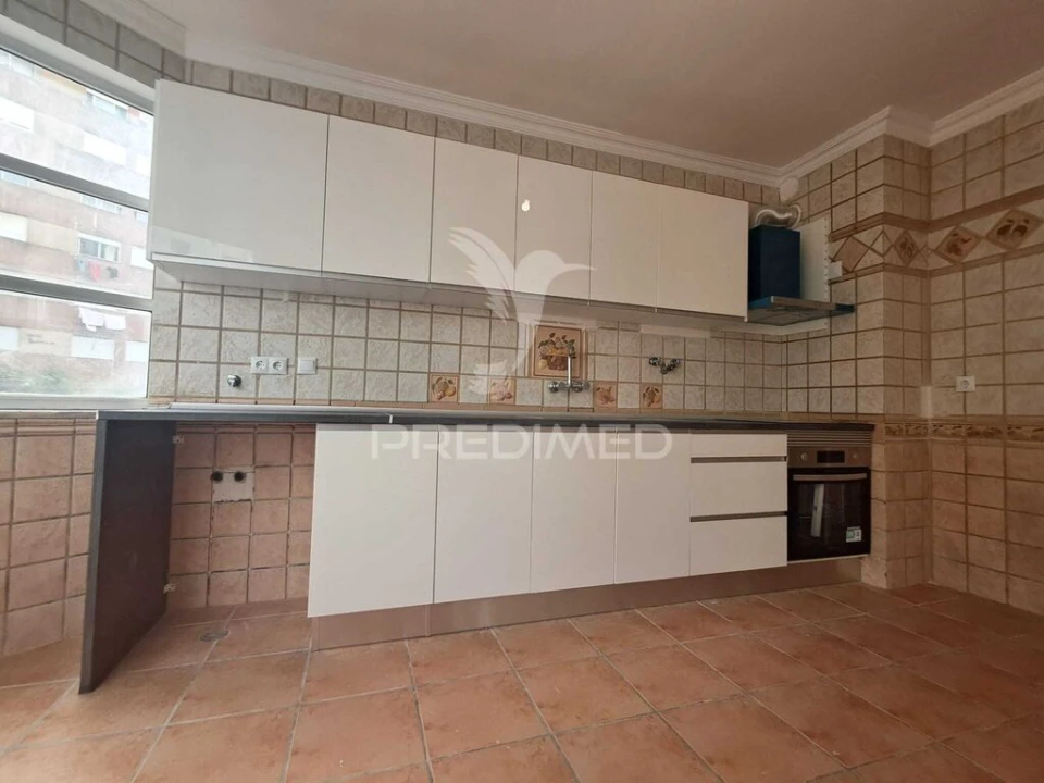 Apartamento T2 para Venda em Algueirão-Mem Martins Foto 3
