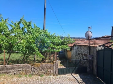 Moradia T4 para Venda em Cernadelo e Lousada (São Miguel e Santa Margarida)