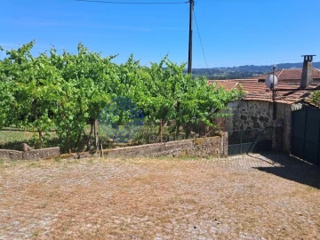 Moradia T4 para Venda em Cernadelo e Lousada (São Miguel e Santa Margarida)