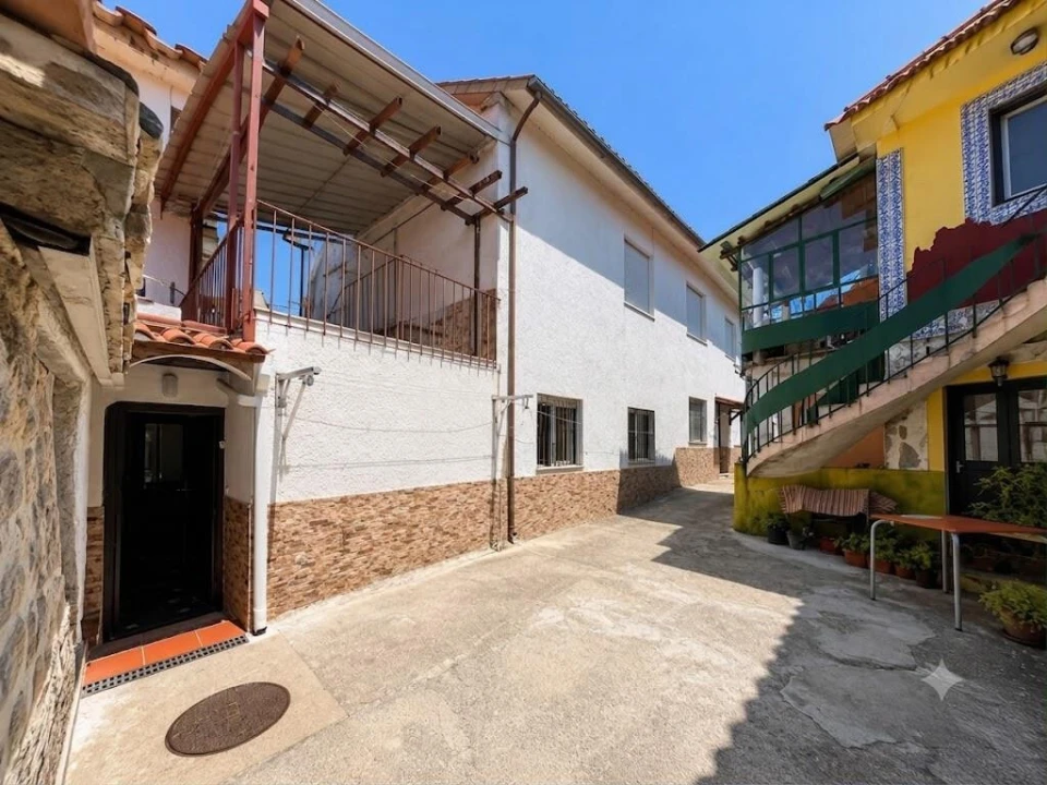 Moradia T5 para Venda em São Martinho de Árvore e Lamarosa Foto 1