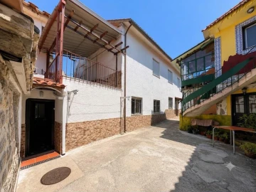 Moradia T5 para Venda em São Martinho de Árvore e Lamarosa