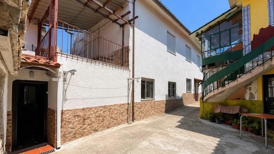 Moradia T5 para Venda em São Martinho de Árvore e Lamarosa