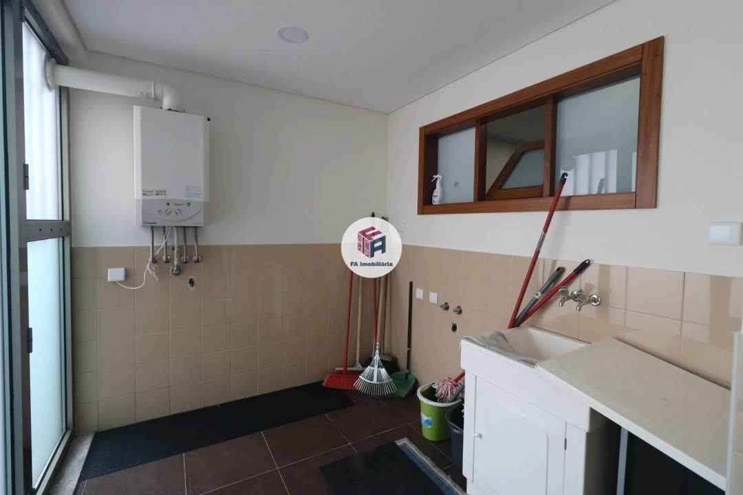 Moradia T5 para Venda em São Mamede de Infesta e Senhora da Hora Foto 30