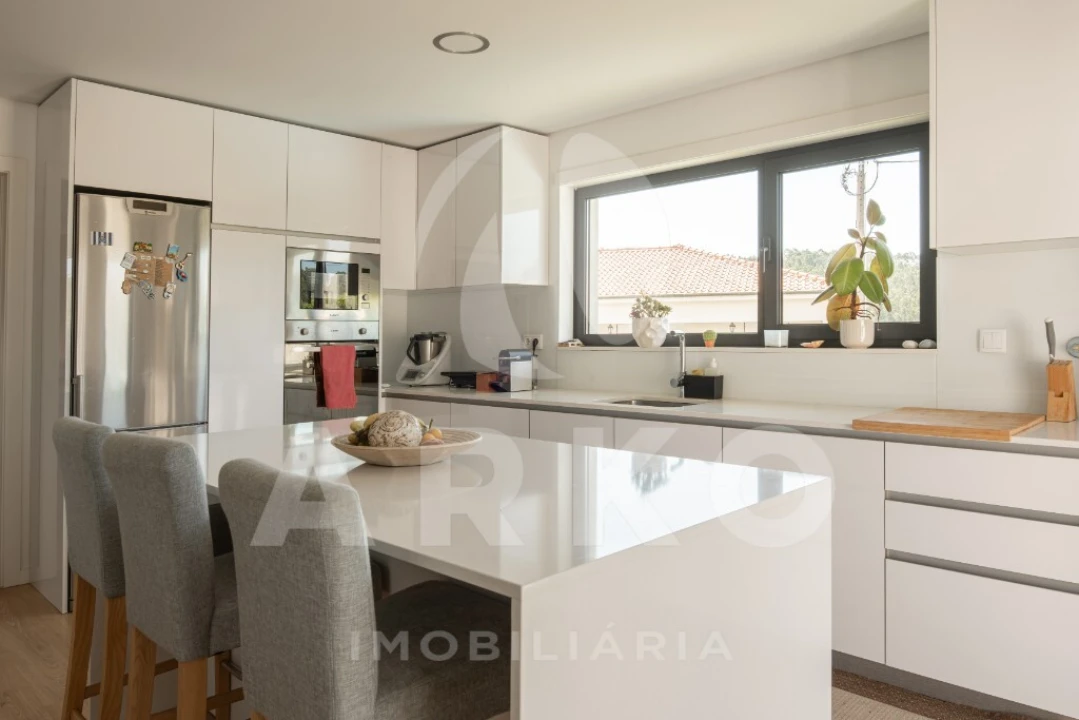 Moradia T3 para Venda em Santo Tirso, Couto (Santa Cristina e São Miguel) e Burgães Foto 9