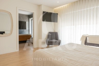 Moradia T3 para Venda em Santo Tirso, Couto (Santa Cristina e São Miguel) e Burgães