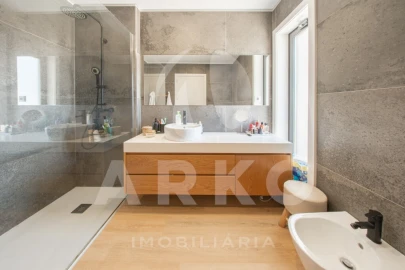 Moradia T3 para Venda em Santo Tirso, Couto (Santa Cristina e São Miguel) e Burgães