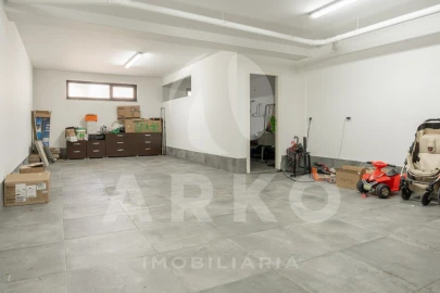Moradia T3 para Venda em Santo Tirso, Couto (Santa Cristina e São Miguel) e Burgães