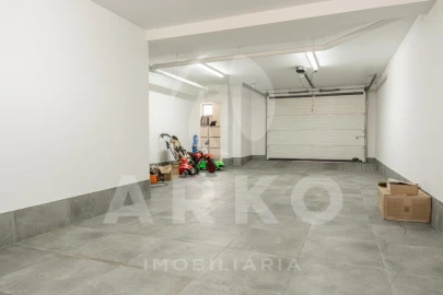 Moradia T3 para Venda em Santo Tirso, Couto (Santa Cristina e São Miguel) e Burgães