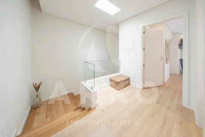 Moradia T3 para Venda em Santo Tirso, Couto (Santa Cristina e São Miguel) e Burgães
