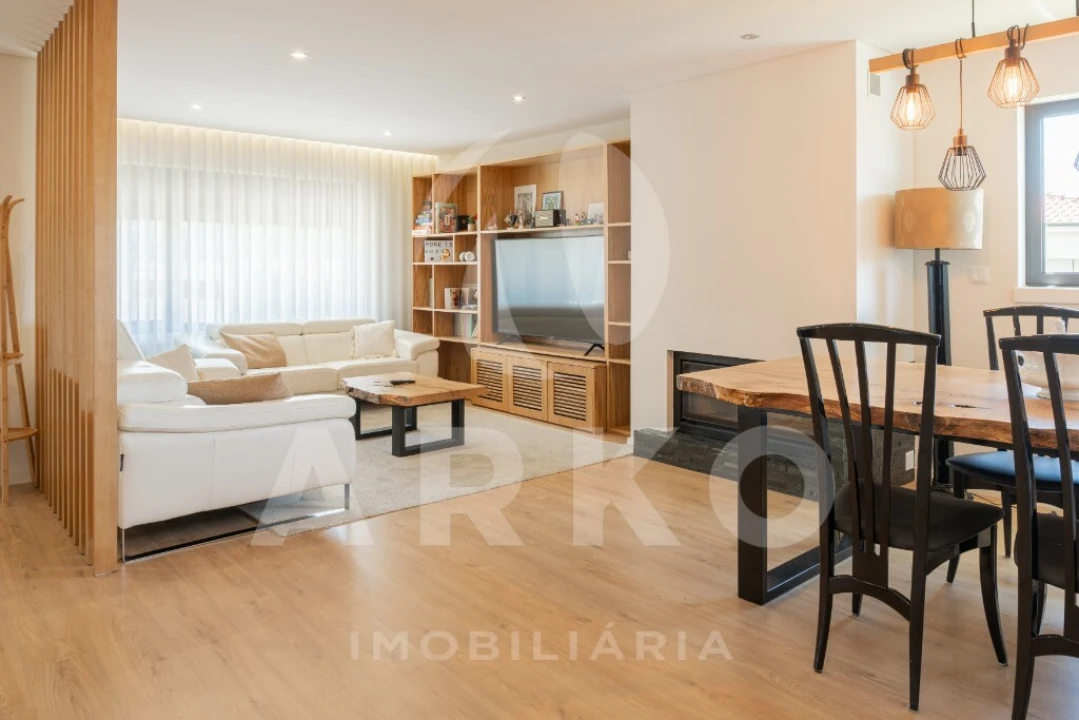 Moradia T3 para Venda em Santo Tirso, Couto (Santa Cristina e São Miguel) e Burgães Foto 1