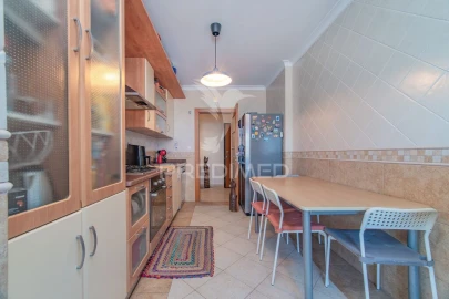 Apartamento T1 para Venda em Carregado e Cadafais
