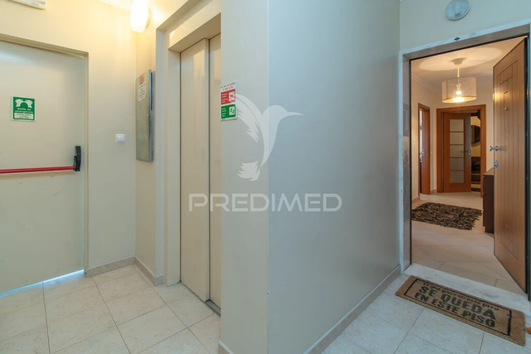 Apartamento T1 para Venda em Carregado e Cadafais Foto 3