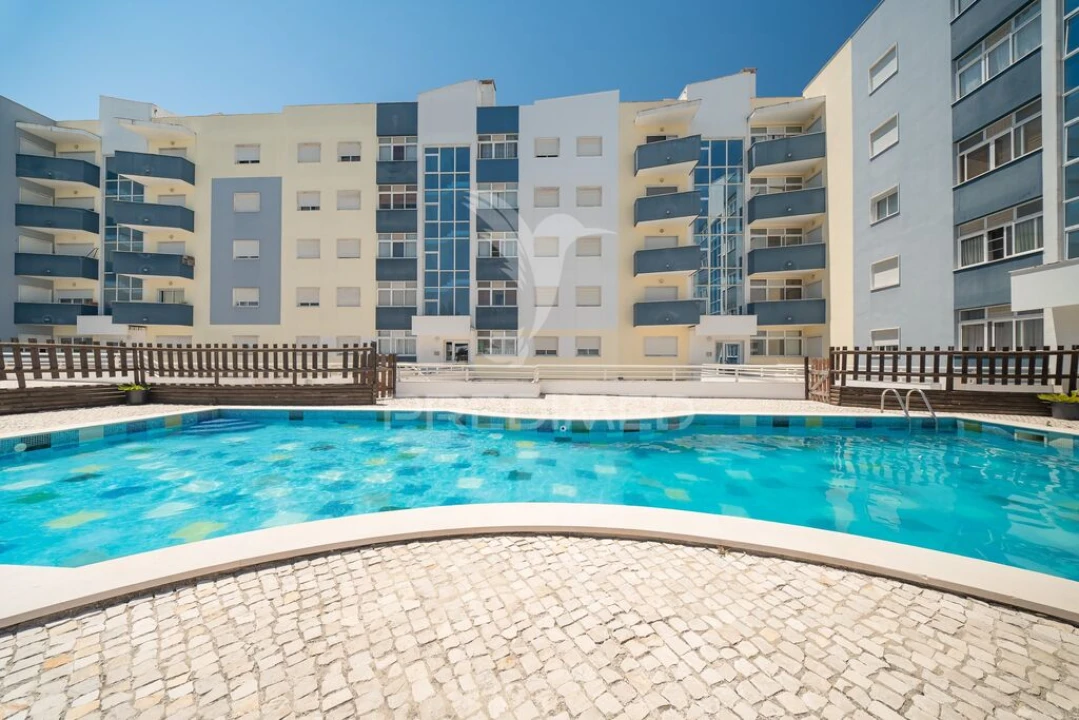 Apartamento T1 para Venda em Carregado e Cadafais Foto 1