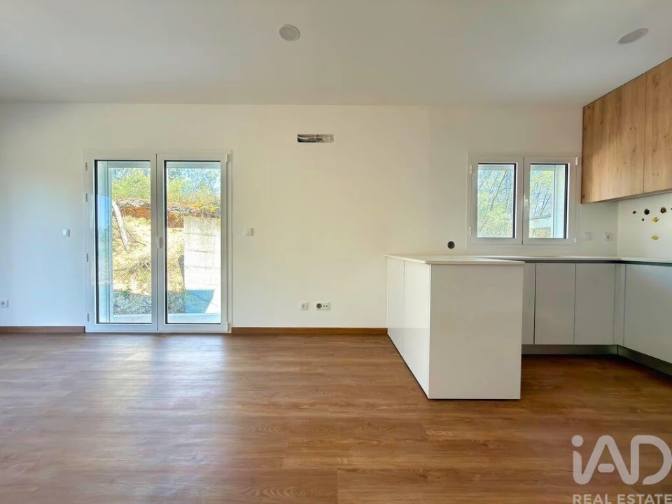 Apartamento T2 para Venda em Monte Real e Carvide Foto 12