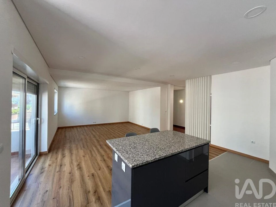 Apartamento T3 para Venda em Darque Foto 3