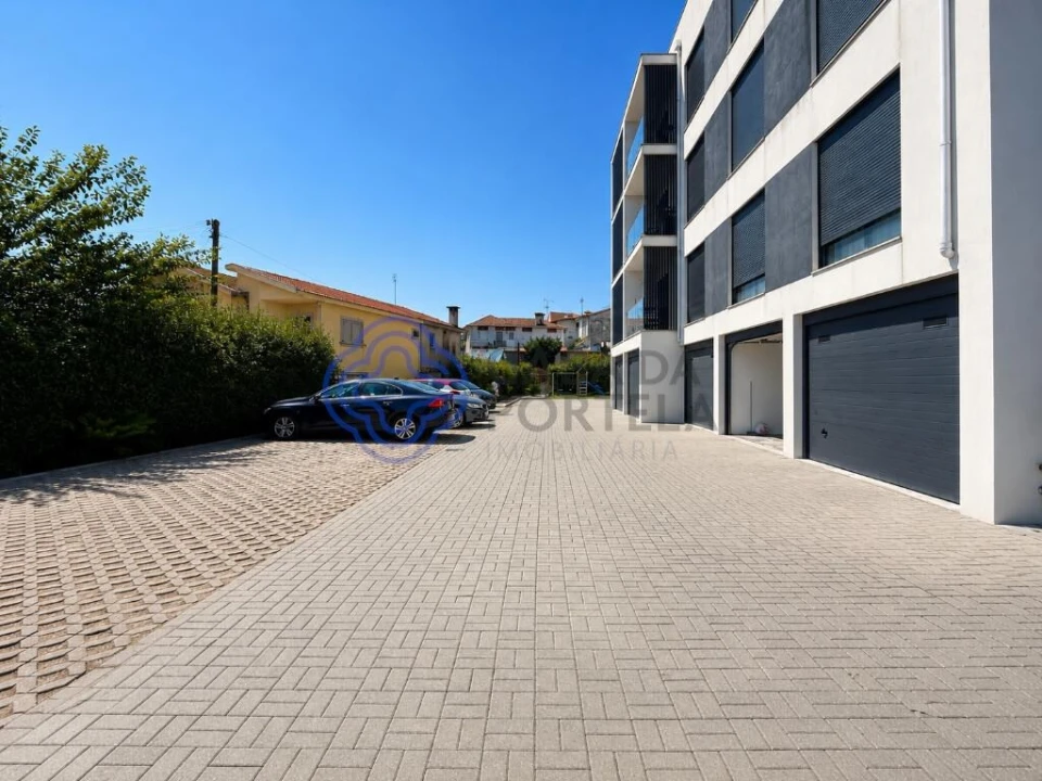 Apartamento T3 para Venda em Rebordosa Foto 30