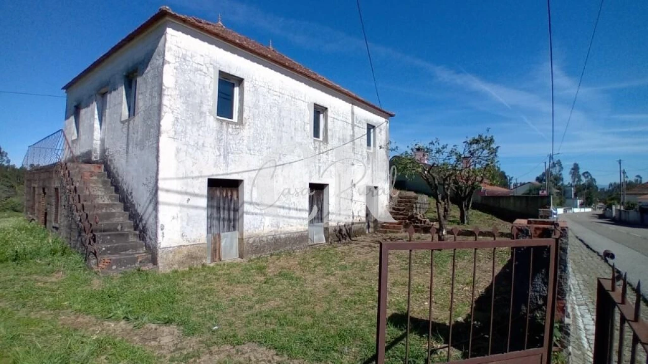 Moradia T5 para Venda em Arega Foto 3