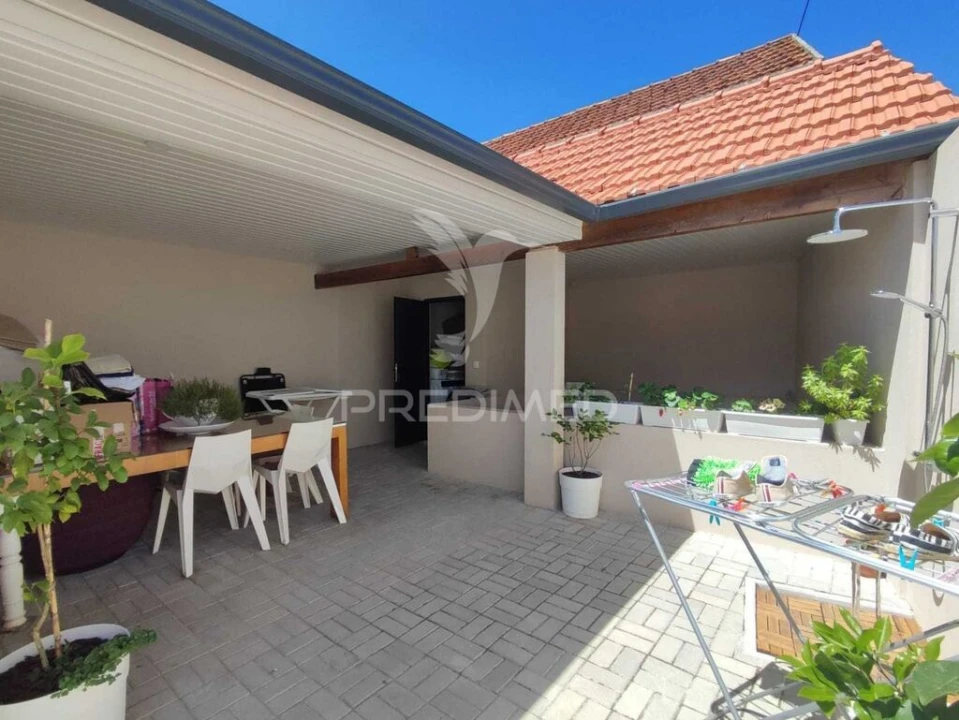 Moradia T4 para Venda em Soza Foto 17