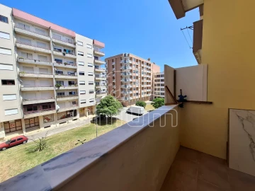 Apartamento T1 para Venda em Chafe
