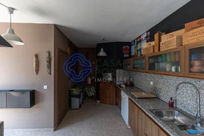 Moradia T4 para Venda em Nogueira e Silva Escura